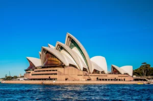 sydney-opera-house-near-beautiful-sea-clear-blue-sky